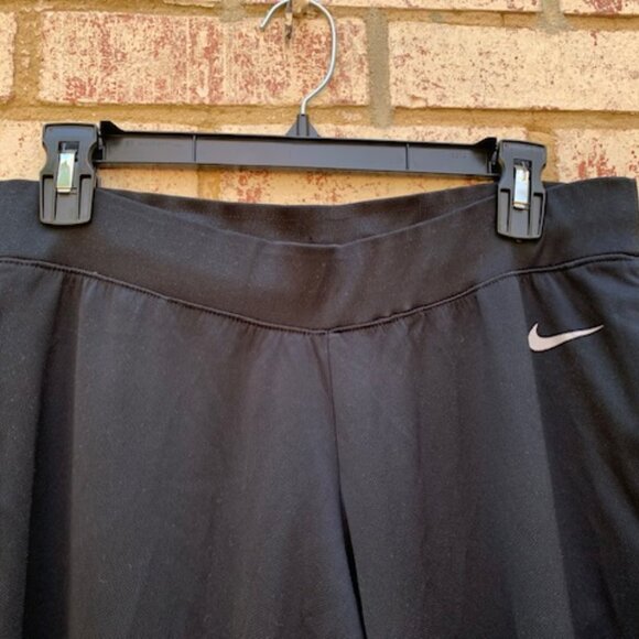 Women’s NIKE Black Dri-Fit Wide Leg Sweatpants Med - Picture 3 of 13